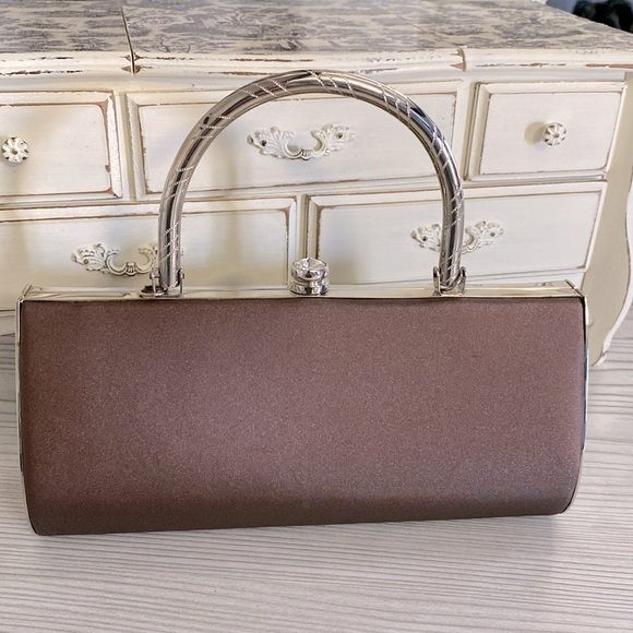 Farnell Paris Satin Clutch - Picture 1 of 5